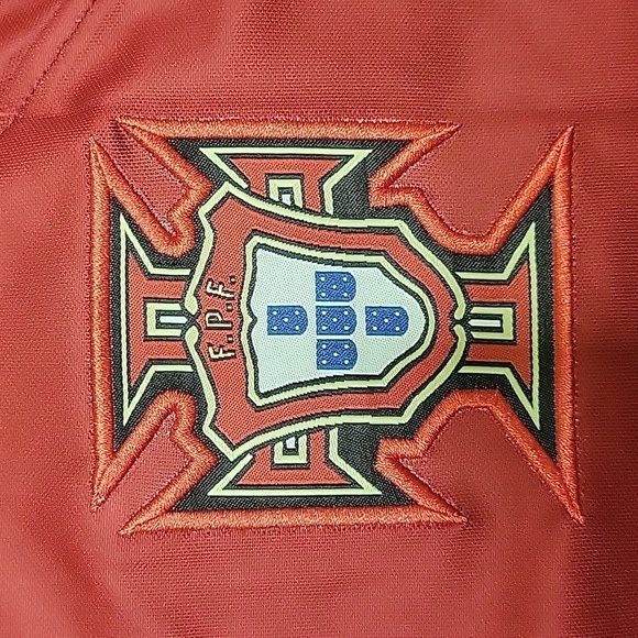 NIKE Portugal Soccer Jersey Stadium Home (Cristiano Ronaldo) - Men's - Picture 7 of 11